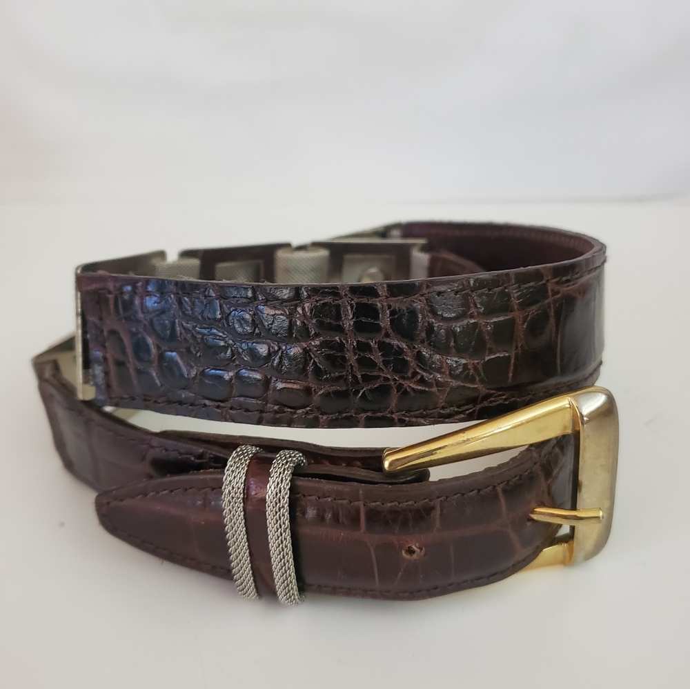 Vintage Womens embossed Croc. Leather Belt.  S: Small Excellent Condition!